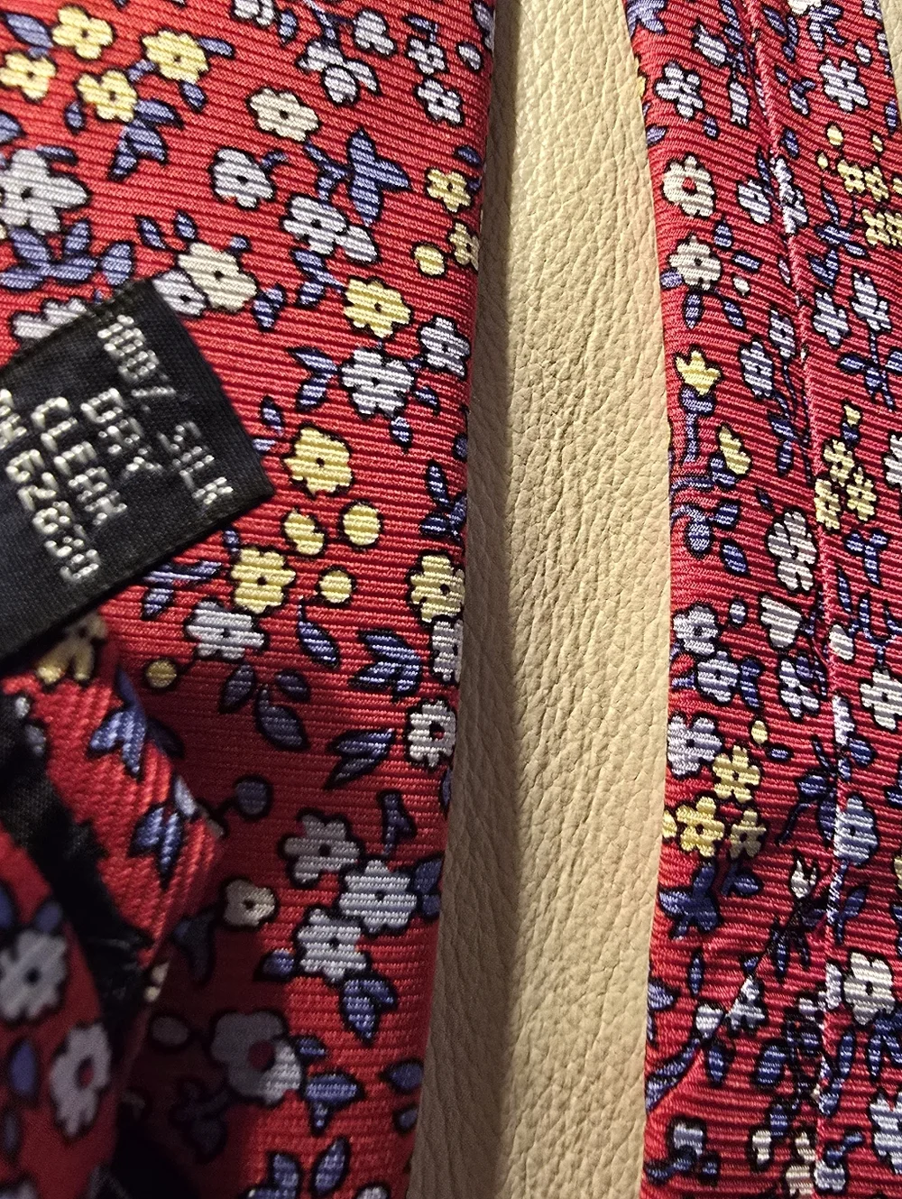 Lands End Red Floral Silk Men's Necktie Tie Landsend